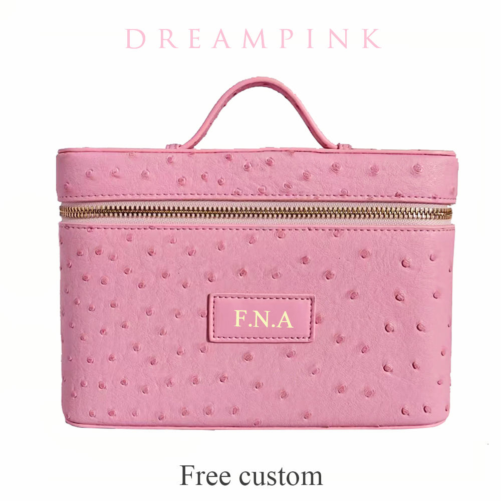 Luxury Bags Names - กระเป๋าเครื่องสำอางสุดหรูหราลายหนังนกกระจอกเทศสำหรับผู้หญิง พร้อมช่องใส่ของขนาดใหญ่ สามารถสลักชื่อได้ พร้อมหูหิ้ว กระเป๋าใส่เครื่องสำอางสำหรับเดินทาง