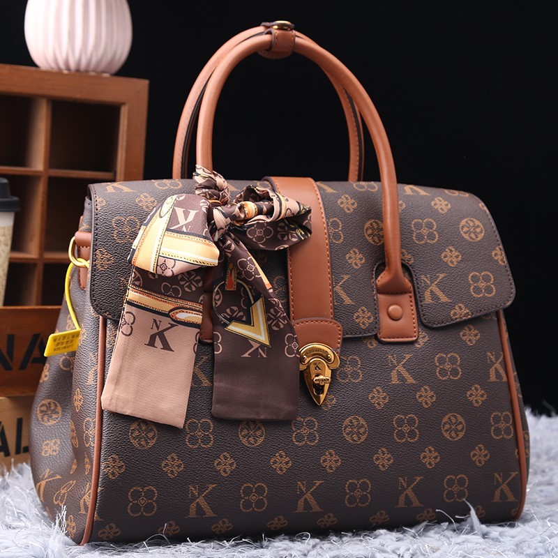 Luxury Bags Trend 2025 - กระเป๋าผู้หญิงแบรนด์หรูน้ําหนักเบา 2025 ใหม่แฟชั่นกระเป๋าถือระดับไฮเอนด์อเนกประสงค์ความจุขนาดใหญ่อินเทรนด์กระเป๋าสะพายไหล่เดียว