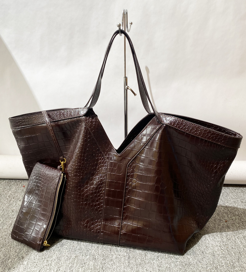 กระเป๋าโท้ทลายจระเข้ขนาดใหญ่สำ - Luxury Bags 2026 บทวิจารณ์และราคา