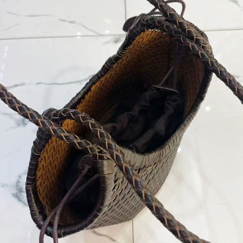 กระเป๋าหนังทอมือสำหรับผู้หญิง  - Luxury Bags 2026 บทวิจารณ์และราคา