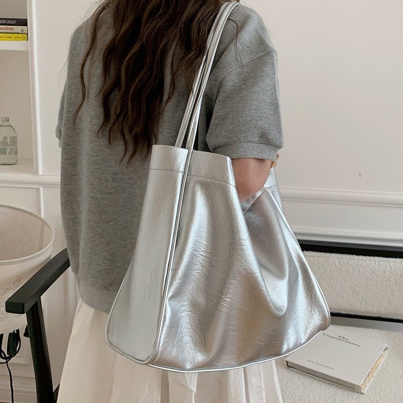 กระเป๋าโท้ทขนาดใหญ่สไตล์ลำลองส - Luxury Bag Collection บทวิจารณ์และราคา