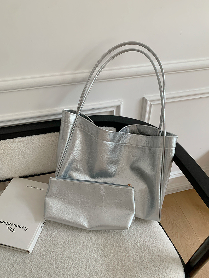 กระเป๋าโท้ทขนาดใหญ่สไตล์ลำลองส - Luxury Bag Collection บทวิจารณ์และราคา