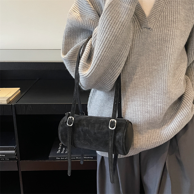 LEFTSIDE กระเป๋าสะพายไหล่ผู้หญ - Luxury Bags Trend 2025 บทวิจารณ์และราคา