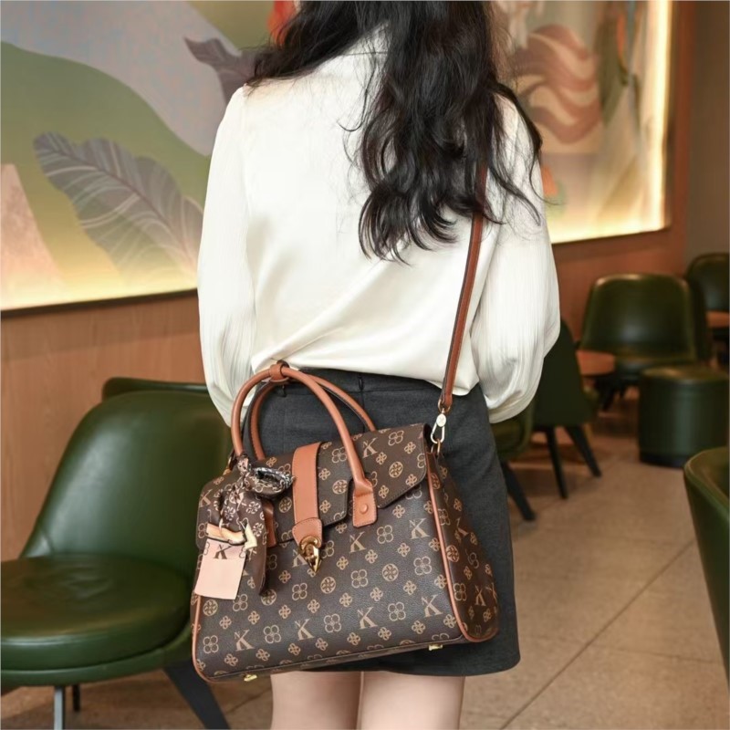 กระเป๋าผู้หญิงแบรนด์หรูน้ําหนั - Luxury Bags Trend 2025 บทวิจารณ์และราคา