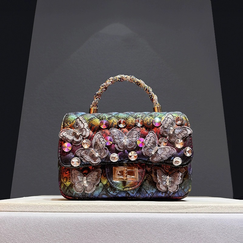 กระเป๋าถือผู้หญิงสไตล์เรโทรหรู - Luxury Bags Trend 2025 บทวิจารณ์และราคา