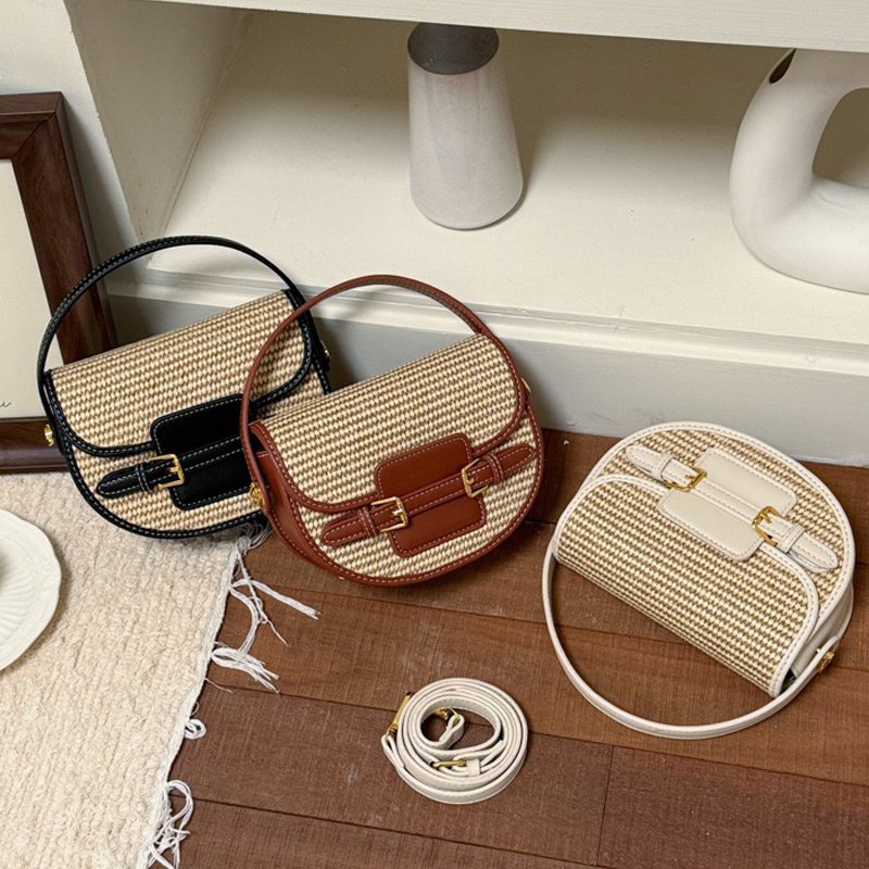 กระเป๋าสะพายทรงอังกฤษขนาดเล็กส - Luxury Bags 2026 บทวิจารณ์และราคา