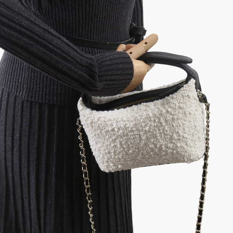 กระเป๋าหนังคลาสสิคทรงมินิโฮโบส - Luxury Bags 2026 บทวิจารณ์และราคา