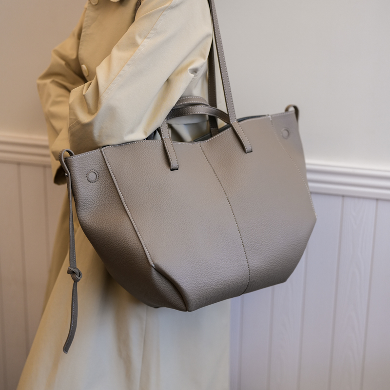 ขนาดใหญ่ความจุหนังซิปผู้หญิง T - Luxury Bags Trend 2025 บทวิจารณ์และราคา