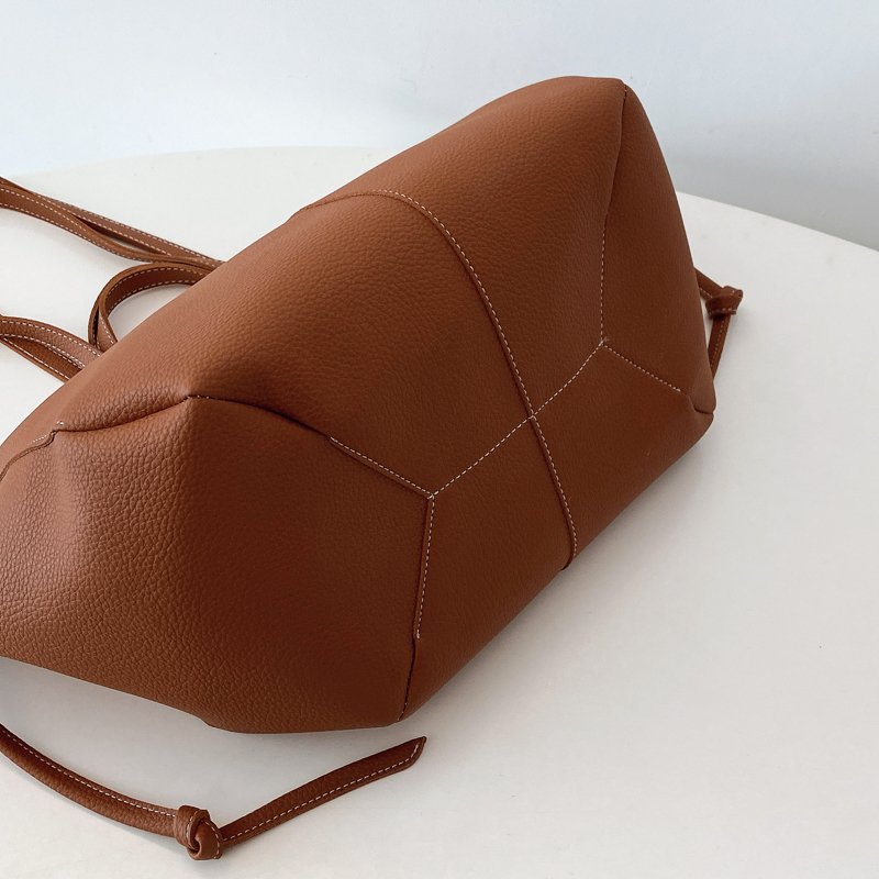 ขนาดใหญ่ความจุหนังซิปผู้หญิง T - Luxury Bags Trend 2025 บทวิจารณ์และราคา
