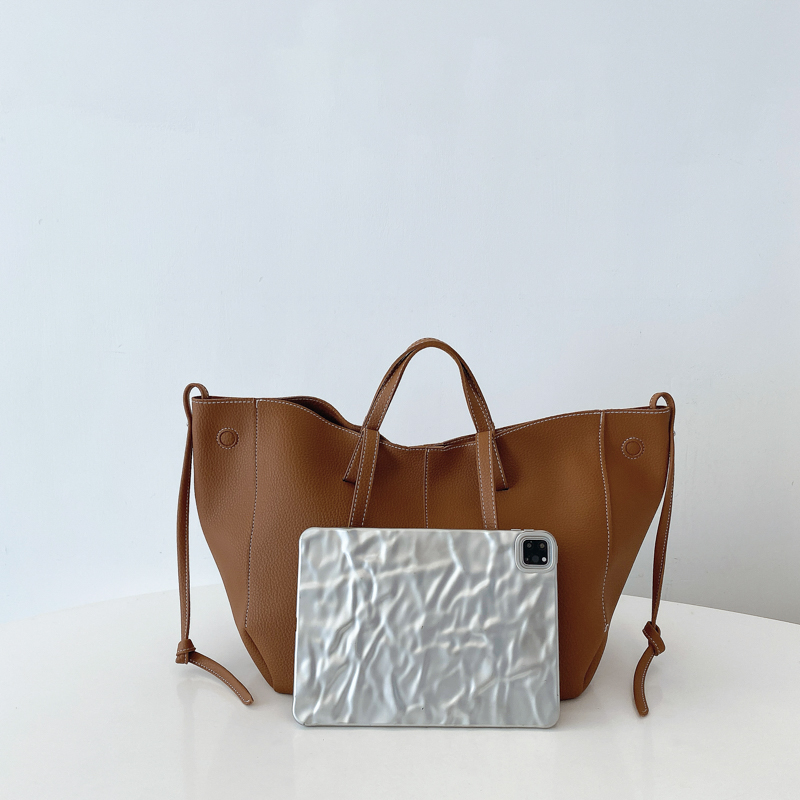 ขนาดใหญ่ความจุหนังซิปผู้หญิง T - Luxury Bags Trend 2025 บทวิจารณ์และราคา