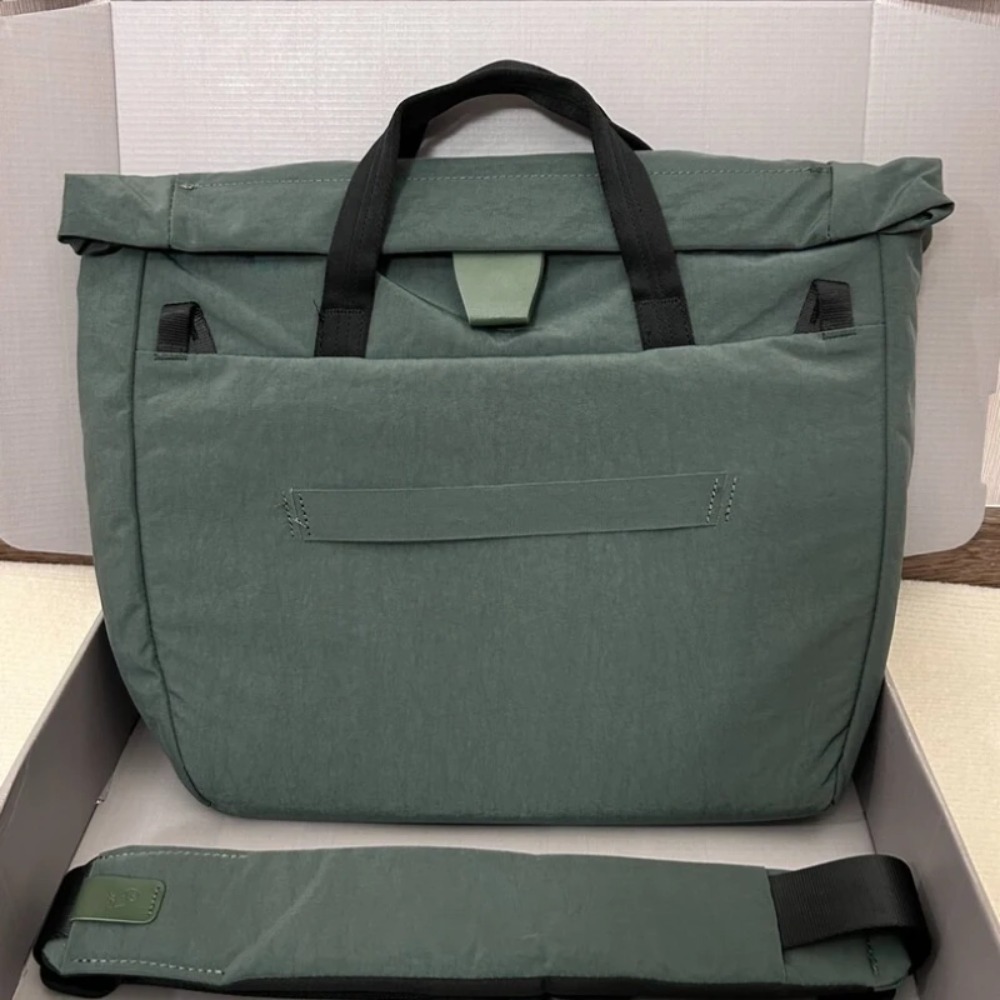 กระเป๋าสะพายข้างหรูหรา Tokyo M - Luxury Bags In Tokyo บทวิจารณ์และราคา